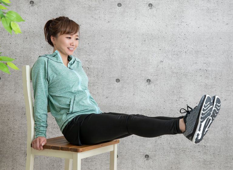 The,Woman,Who,Trains,Using,A,Chair