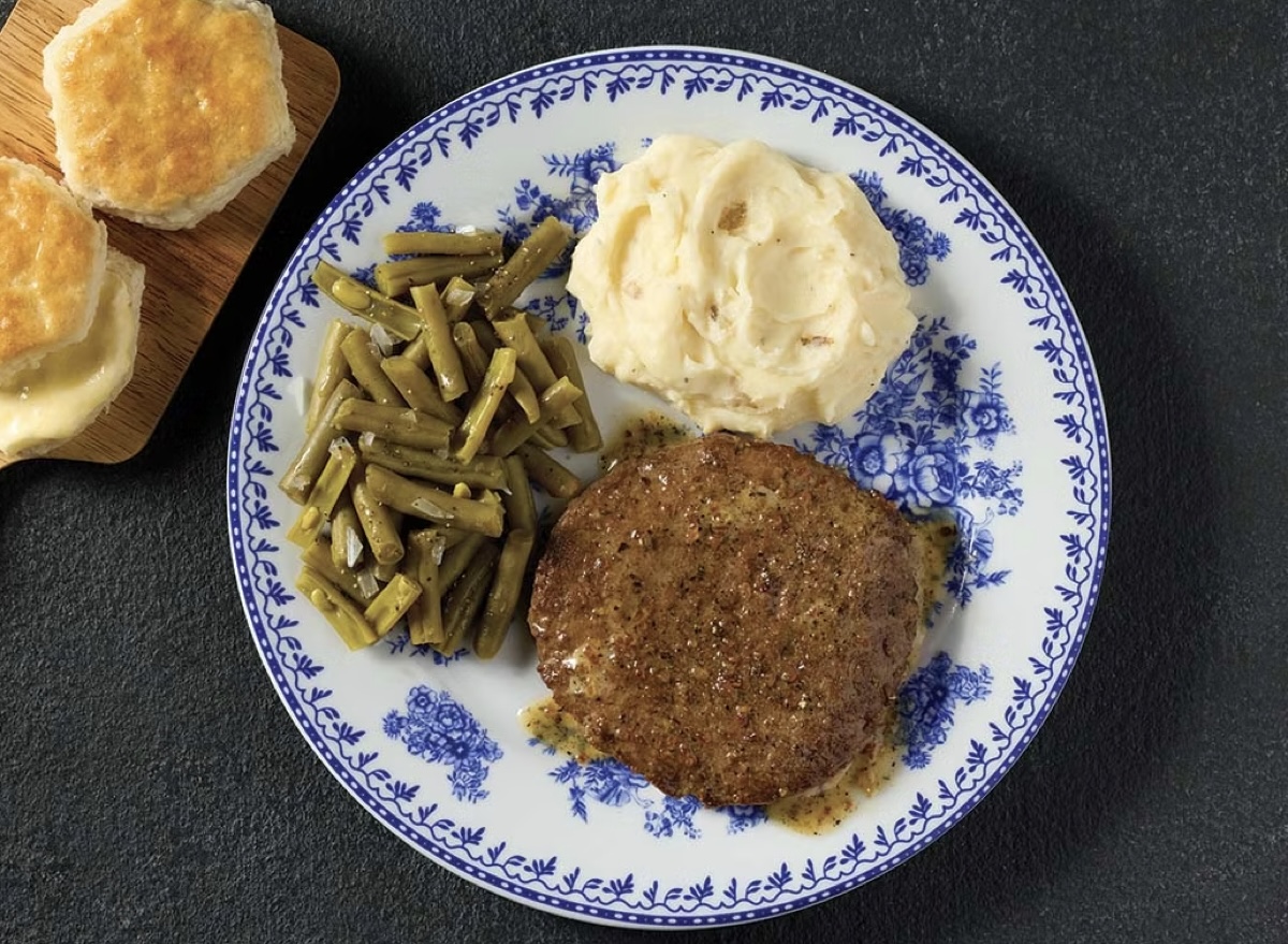 cracker-barrels-winter-2026-culinary-refresh-reviving-favorites-and-introducing-value-focused-southern-comfort