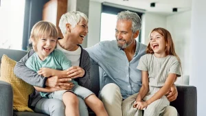 sustaining-mental-acuity-through-intergenerational-family-engagement-new-research-highlights-grandparental-benefits