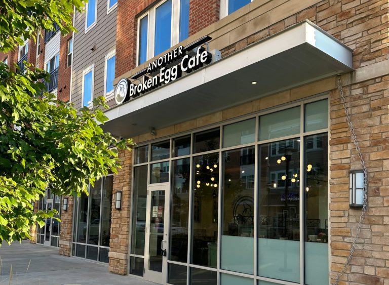 the-enduring-appeal-of-southern-breakfast-establishments-a-look-at-regional-favorites-and-culinary-traditions