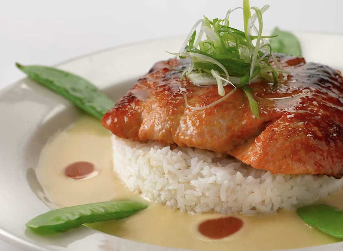 culinary-authority-top-chefs-unveil-surprising-standouts-from-the-cheesecake-factorys-extensive-repertoire