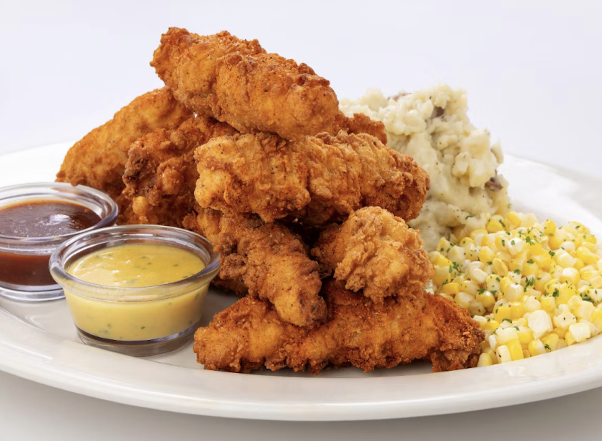 decoding-the-cheesecake-factorys-expansive-menu-a-guide-to-its-most-celebrated-customer-favorites