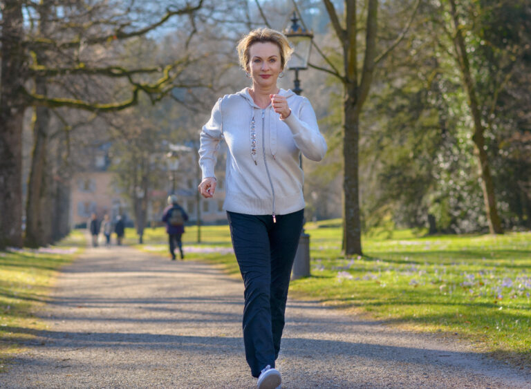 functional-fitness-for-longevity-strategic-exercises-to-bolster-walking-endurance-in-individuals-over-65