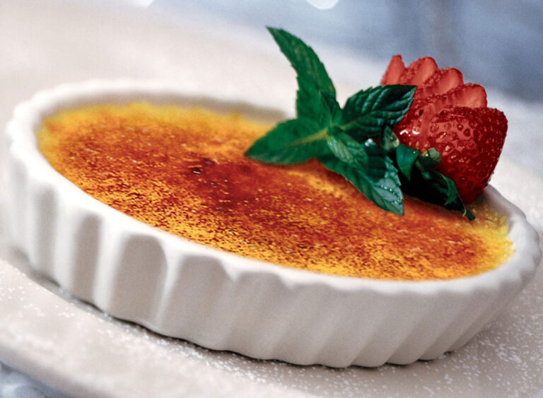 the-art-of-the-caramelized-custard-expert-insights-on-premier-creme-brulee-offerings-at-national-restaurant-chains