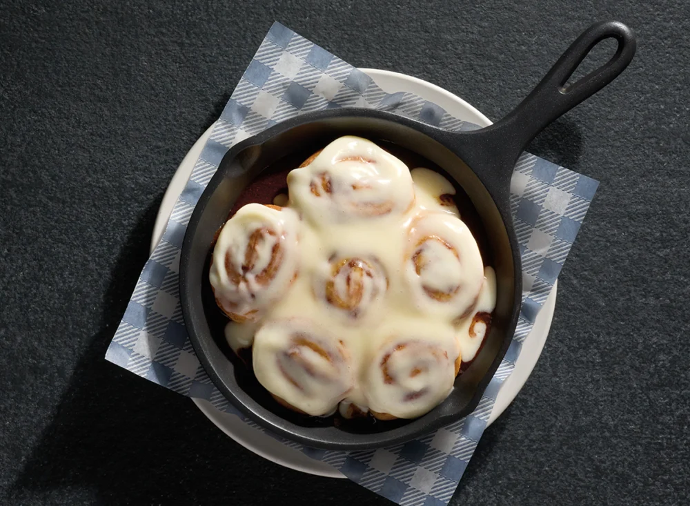 the-rise-of-communal-skillet-dining-unpacking-generous-portions-at-leading-casual-restaurant-chains