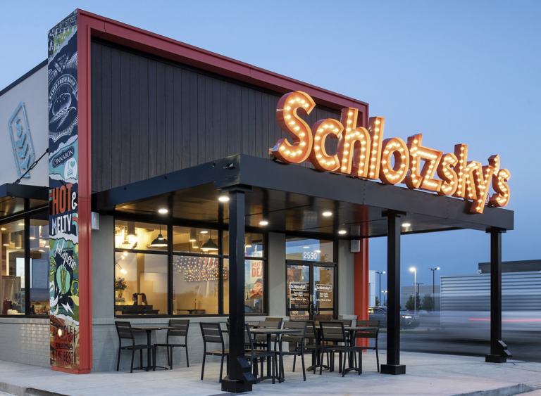 unpacking-texass-culinary-identity-a-deep-dive-into-the-lone-star-states-most-celebrated-homegrown-restaurant-chains