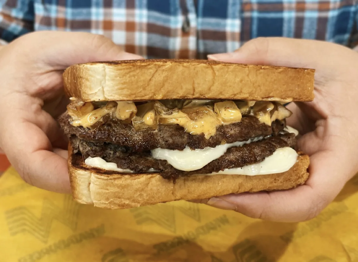americas-griddled-gold-unpacking-the-best-chain-restaurant-patty-melts-on-texas-toast