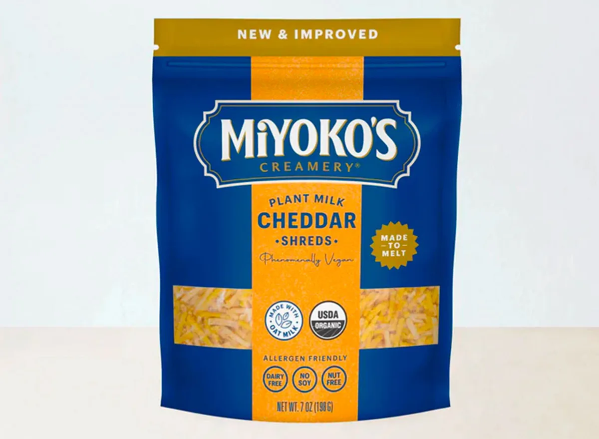 decoding-shredded-cheese-labels-top-brands-prioritizing-purity-over-anti-caking-agents