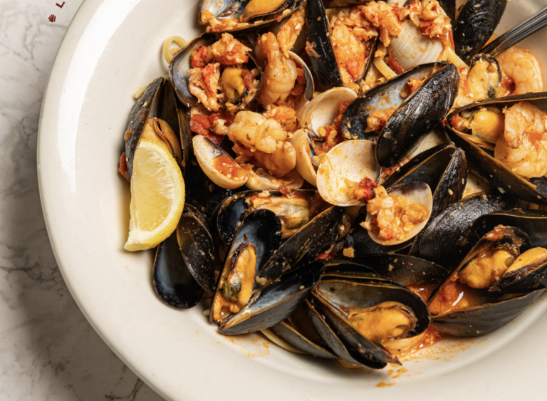 elevated-ocean-flavors-a-comprehensive-guide-to-premier-seafood-pasta-dishes-at-americas-favorite-casual-dining-chains