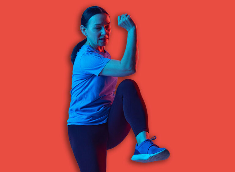 Full-length,Of,Sportive,Woman,Training,,Raising,Knees,To,Elbows,Against