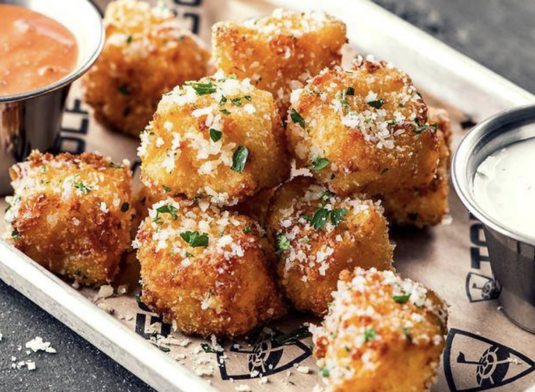 exploring-the-golden-crunch-top-national-chains-elevating-fried-macaroni-and-cheese-to-culinary-art