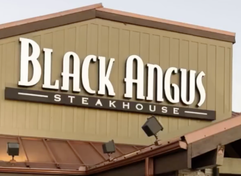 mastering-the-flame-exploring-the-distinctive-wood-fired-steak-offerings-at-prominent-restaurant-chains