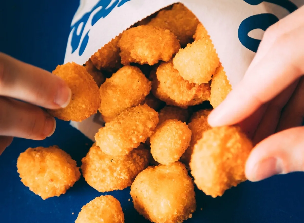 national-casual-dining-establishments-presenting-expansive-fried-cheese-curd-selections