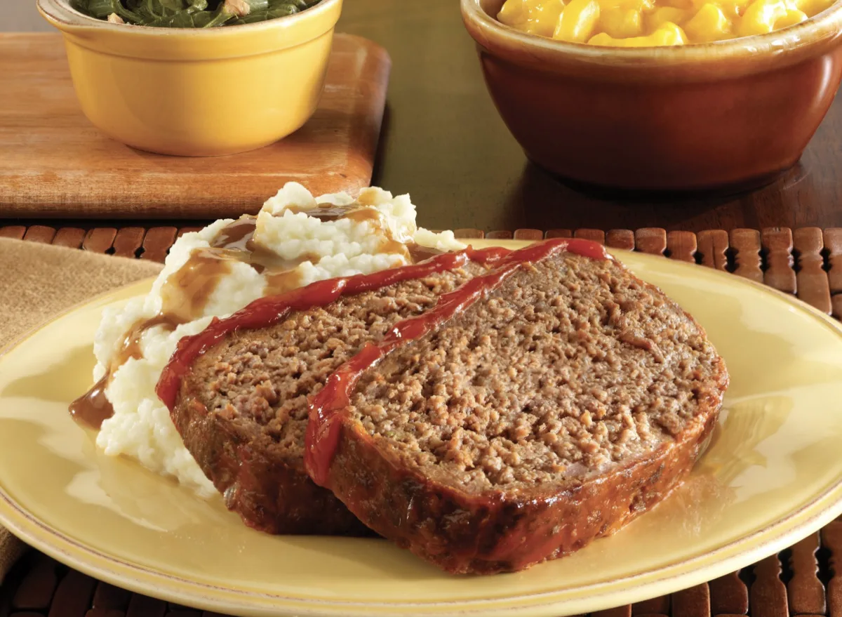 savoring-americana-a-comprehensive-look-at-leading-chain-restaurants-mastering-the-art-of-meatloaf-and-macaroni-and-cheese