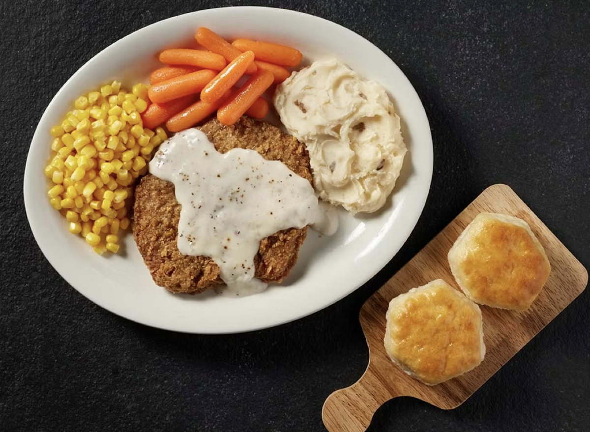 savoring-the-southern-comfort-top-national-chains-delivering-exemplary-country-fried-steak