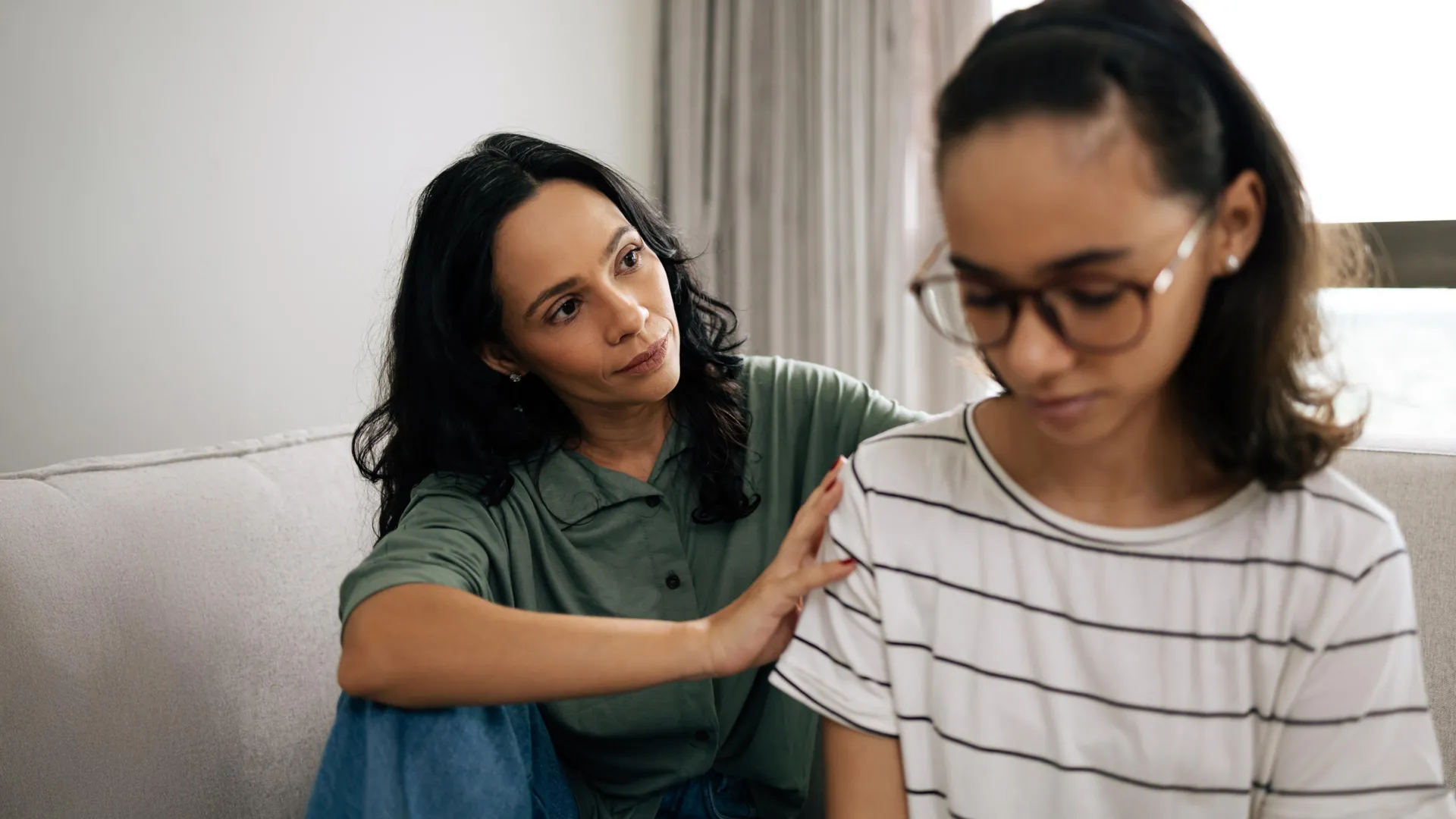 adolescent-well-being-comprehensive-dietary-patterns-emerge-as-crucial-for-teen-mental-health-outweighing-isolated-supplements