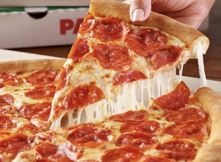 americas-top-stuffed-crust-pizzas-decoding-the-appeal-of-cheese-filled-edges-from-renowned-chains