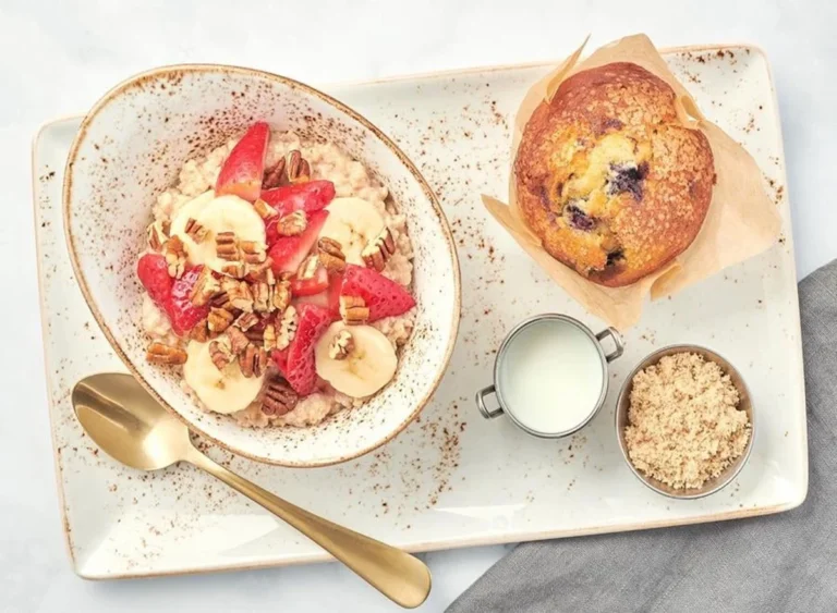 culinary-artisans-elevate-breakfast-staples-a-deep-dive-into-exemplary-chain-oatmeal-offerings