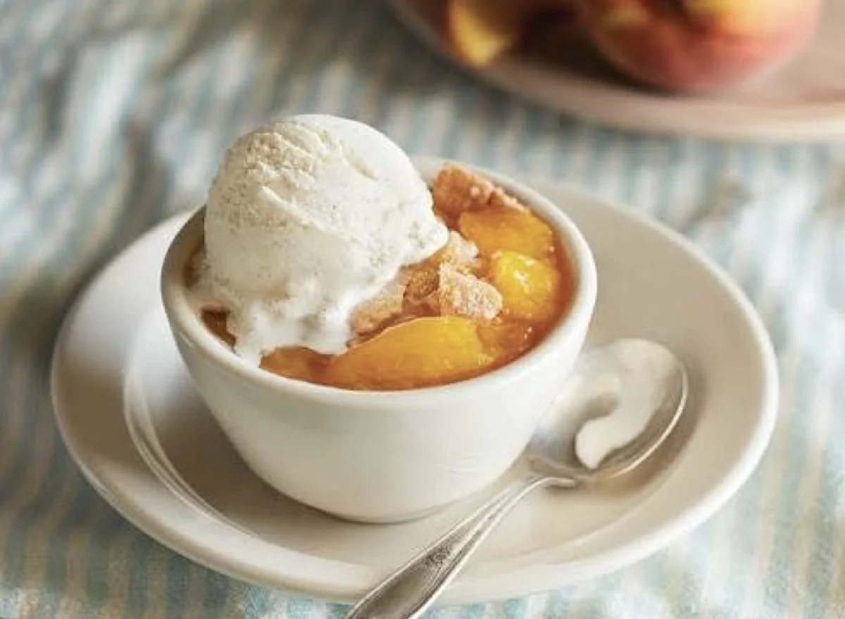 culinary-authority-discerning-experts-uncover-exemplary-peach-cobbler-offerings-at-national-restaurant-chains