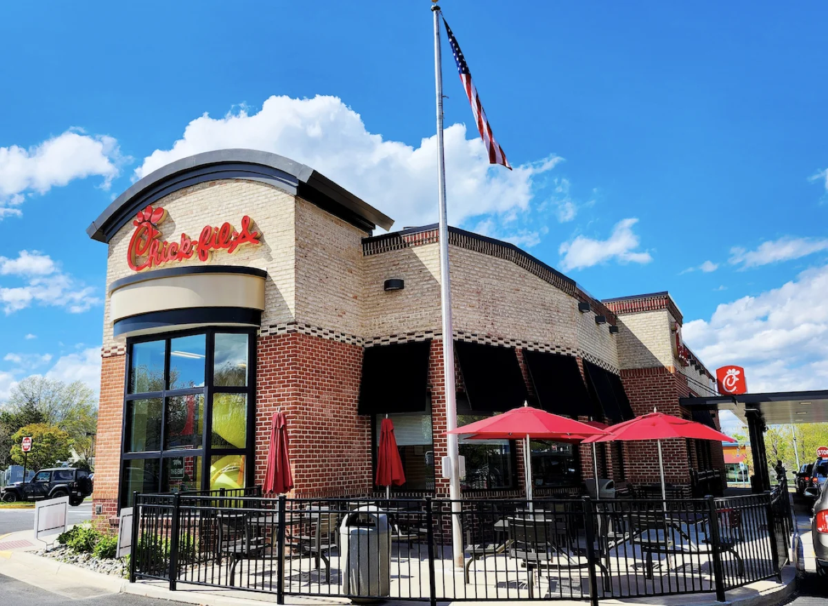 culinary-showdown-expert-evaluation-ranks-leading-fried-chicken-offerings-from-six-diverse-establishments