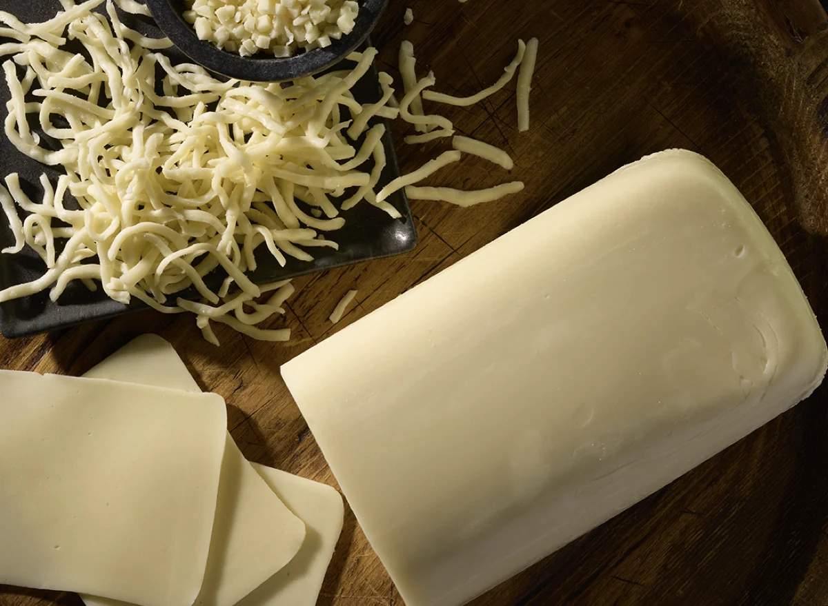 elevating-culinary-creations-a-guide-to-top-mozzarella-varieties-preferred-by-food-professionals