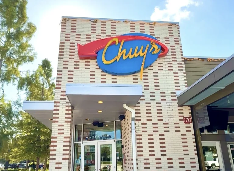preserving-a-culinary-tradition-tex-mex-chains-still-offering-complimentary-chips-and-salsa-in-a-cost-conscious-era