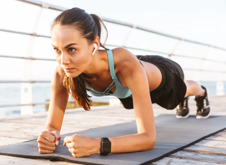 progressive-plank-training-a-five-day-framework-for-robust-core-development-in-seniors