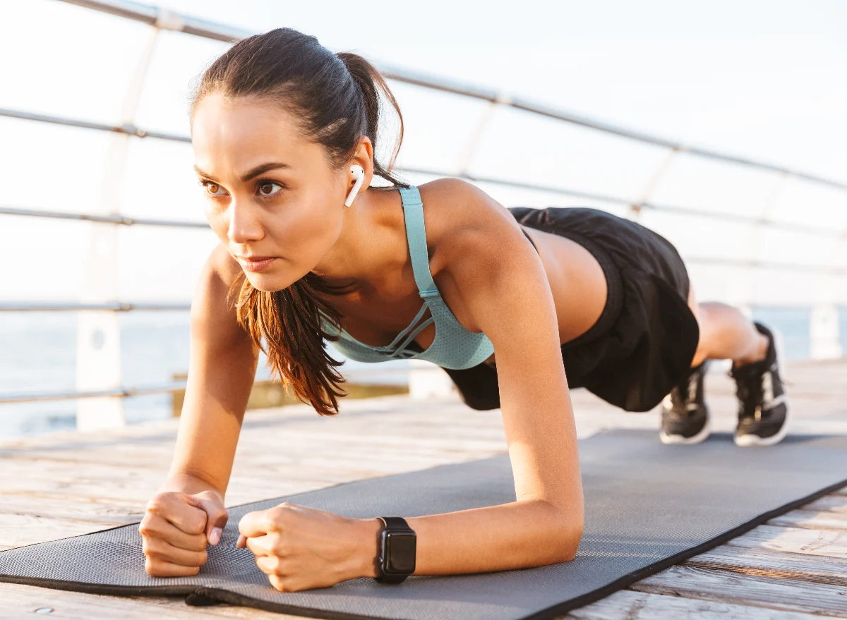 progressive-plank-training-a-five-day-framework-for-robust-core-development-in-seniors