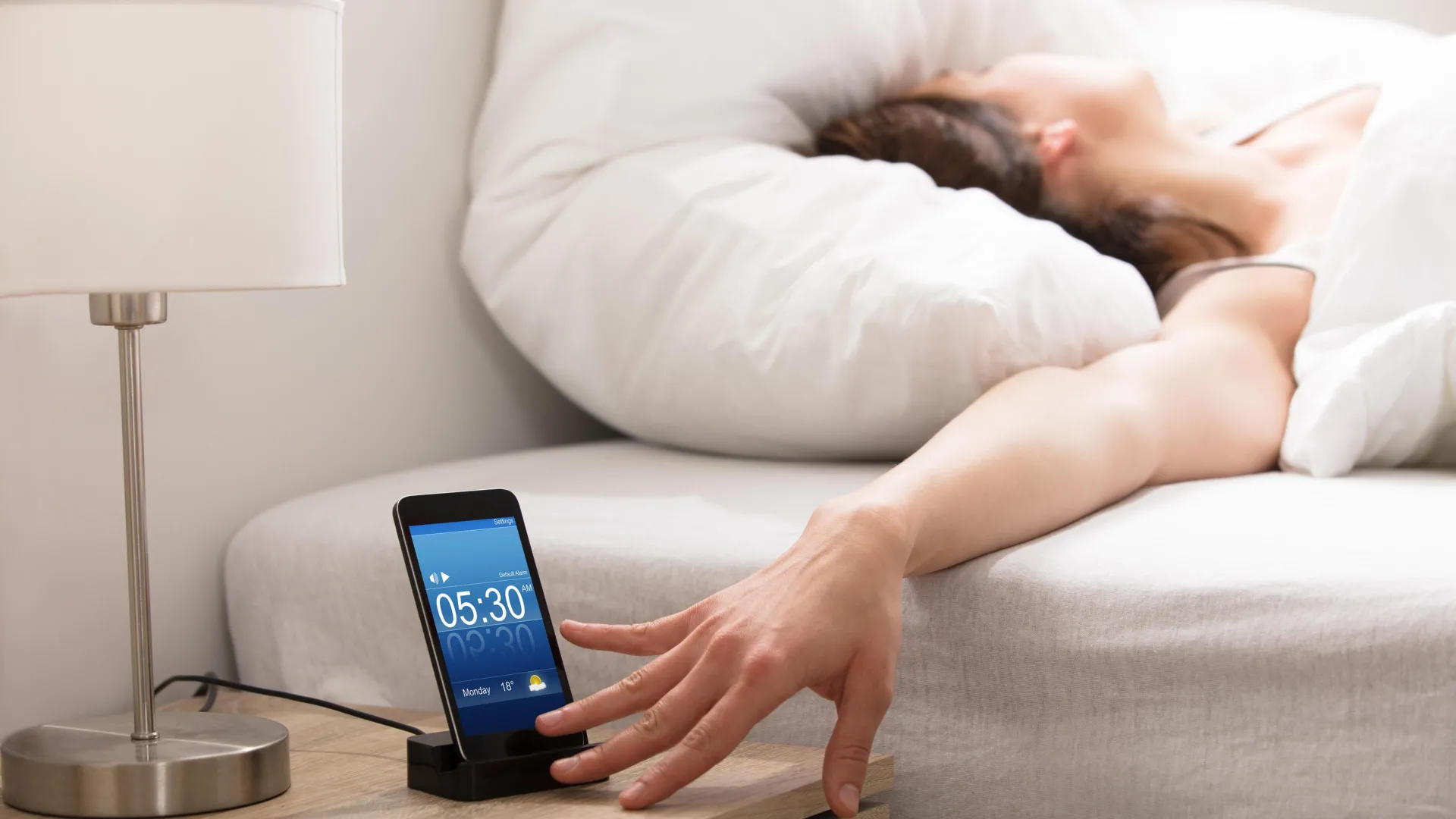 subtle-sleep-deficits-link-to-tangible-weight-gain-and-reduced-physical-activity