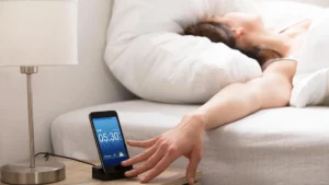 the-silent-toll-how-modest-sleep-reduction-contributes-to-weight-gain-and-chronic-disease-risk