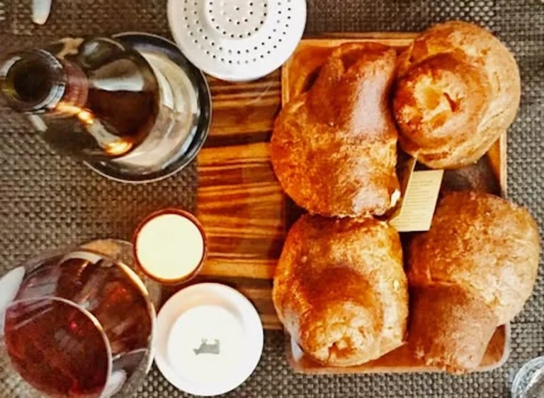 culinary-establishments-lauded-for-their-exceptional-popover-offerings-across-diverse-dining-landscapes