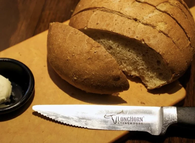 culinary-generosity-major-eateries-maintaining-the-beloved-tradition-of-complimentary-pre-meal-bread-service