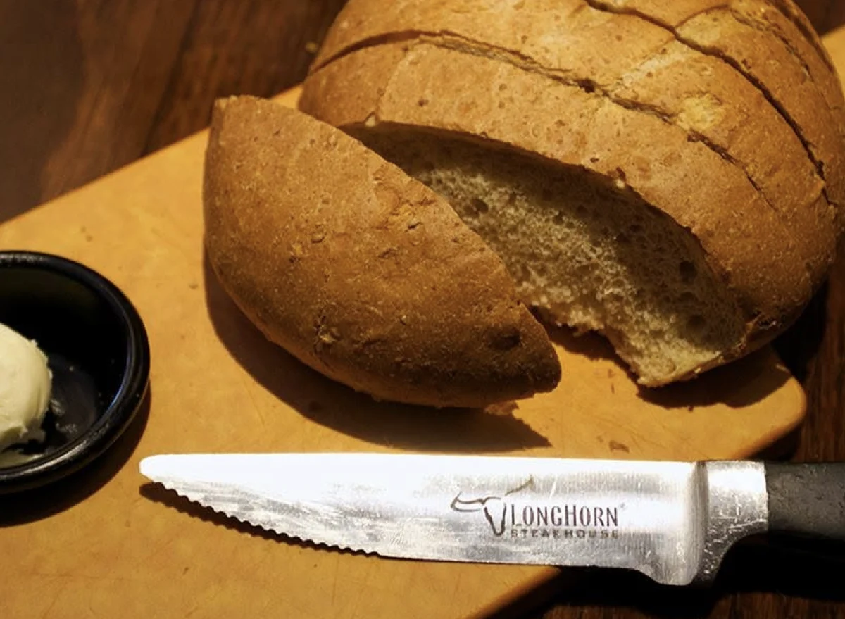 culinary-generosity-major-eateries-maintaining-the-beloved-tradition-of-complimentary-pre-meal-bread-service