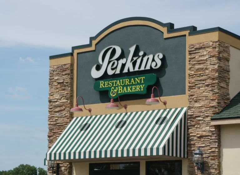 Minneapolis,,Mn/usa,-,August,5,,2015:,Perkins,Restaurant,And,Bakery.
