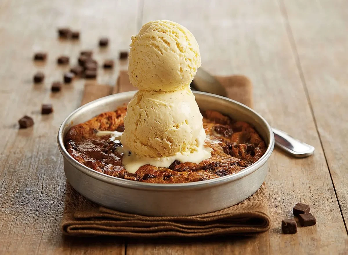 sweet-endings-discovering-premier-molten-chocolate-and-fudge-cakes-across-popular-restaurant-brands