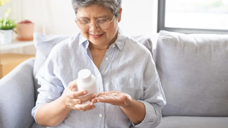 the-subtle-mimicry-of-age-how-vitamin-b12-deficiency-masquerades-as-natural-decline