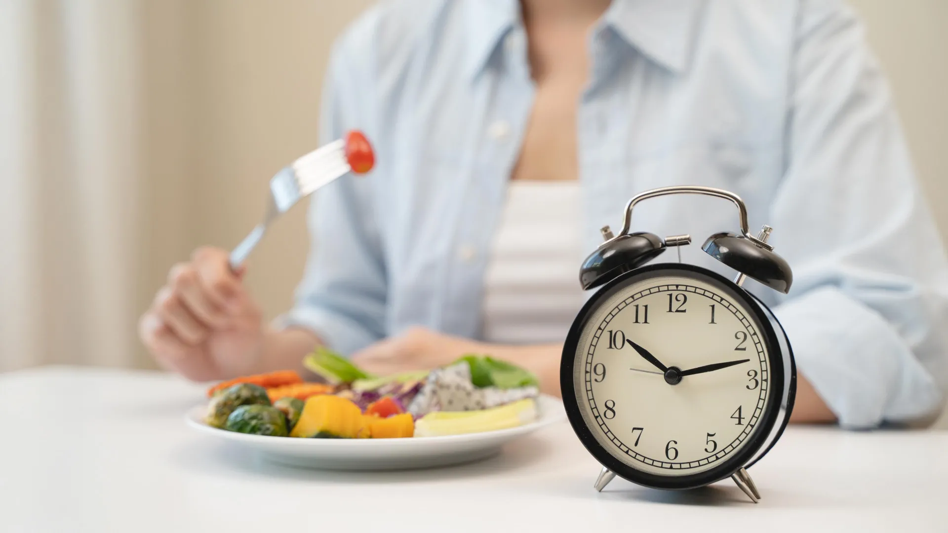time-restricted-eating-shows-potential-to-enhance-cognitive-function-in-older-women-beyond-weight-loss-benefits
