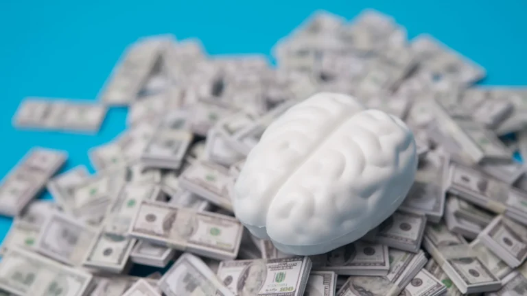 chronic-financial-strain-may-accelerate-cognitive-aging-landmark-study-reveals