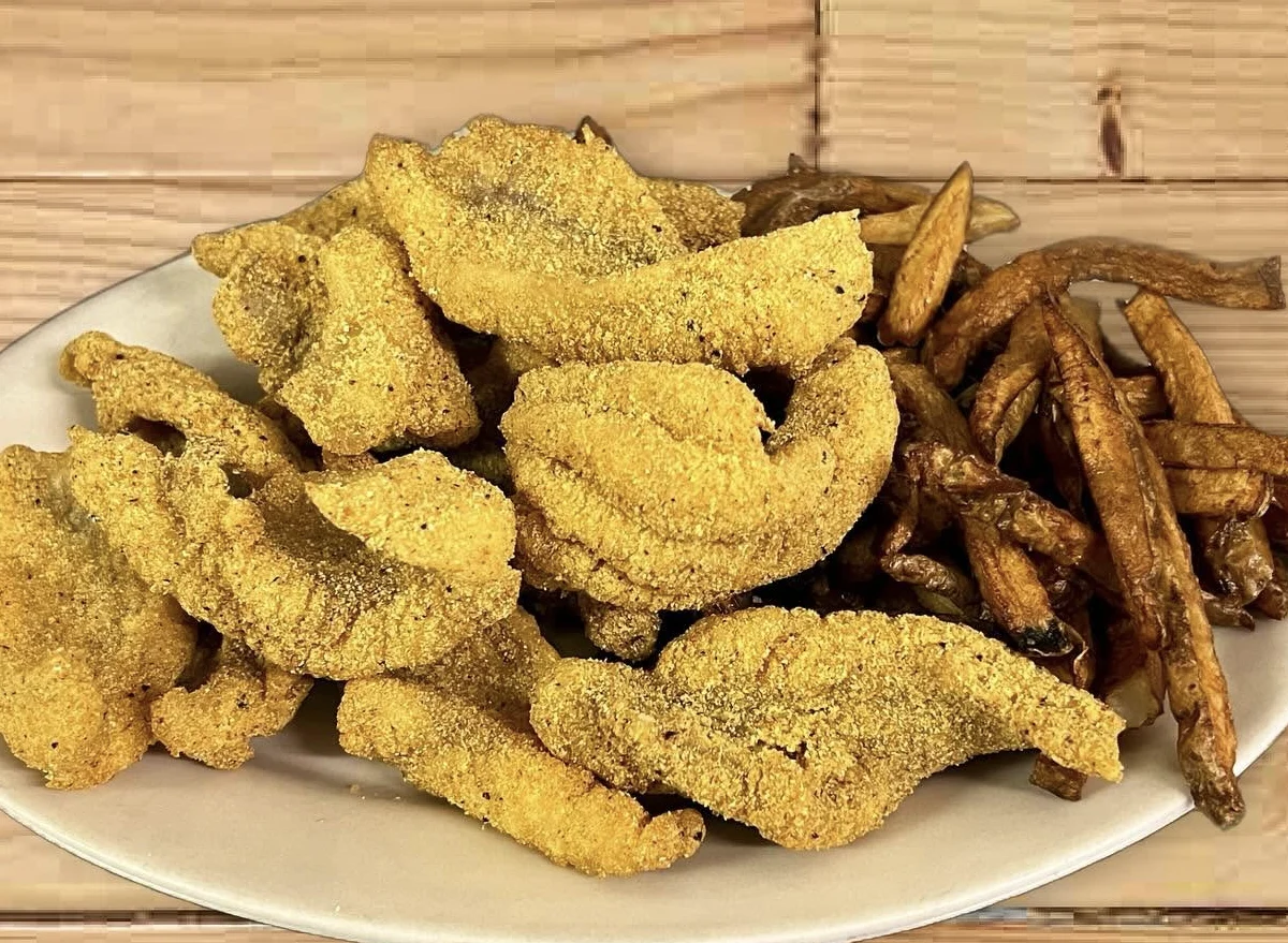 southern-fried-excellence-unpacking-the-top-tier-eateries-garnering-acclaim-for-their-signature-catfish-and-fries